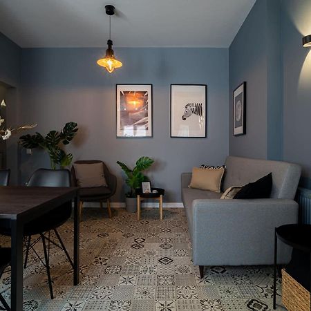 Chic Black & White 2Br Retreat On Dambovitei Bukarest Eksteriør billede